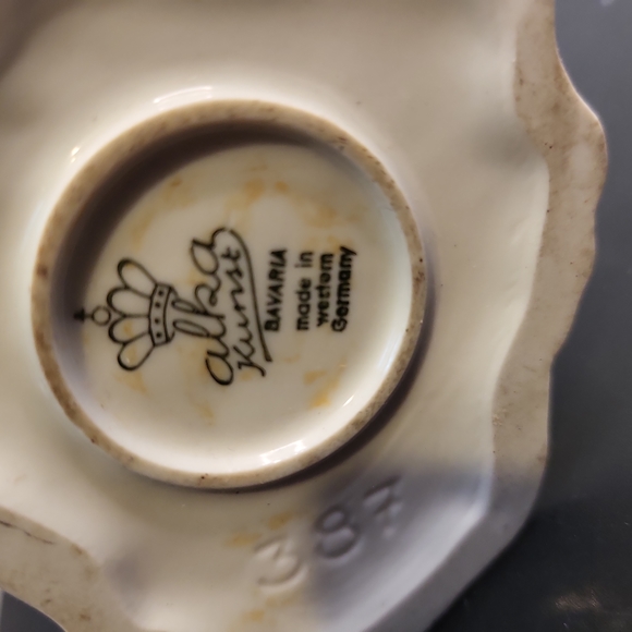 Alka Kunst Bavaria Germany "Bird Seller" #387 Porcelain Figurine - Picture 10 of 11